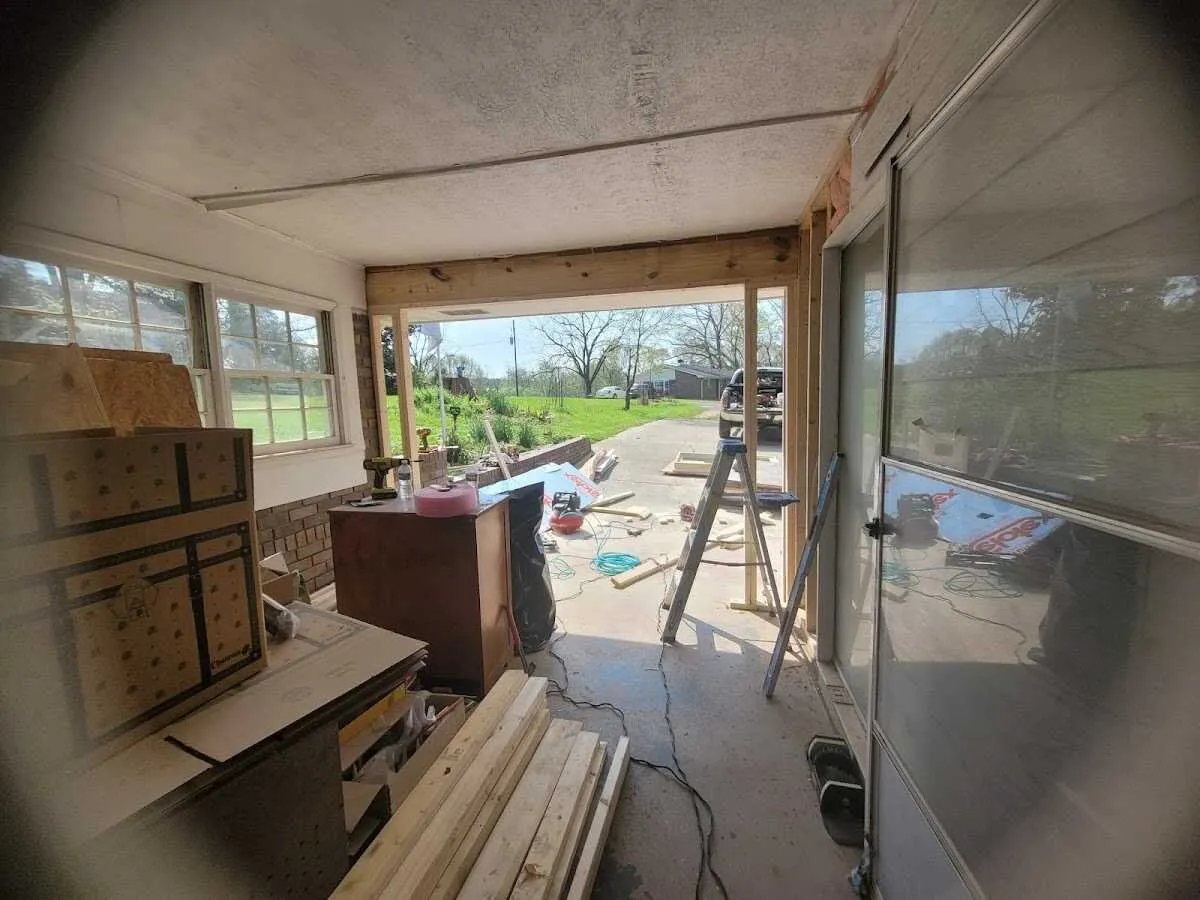 Air movers and dehumidifier for Water Mitigation Services in Des Peres